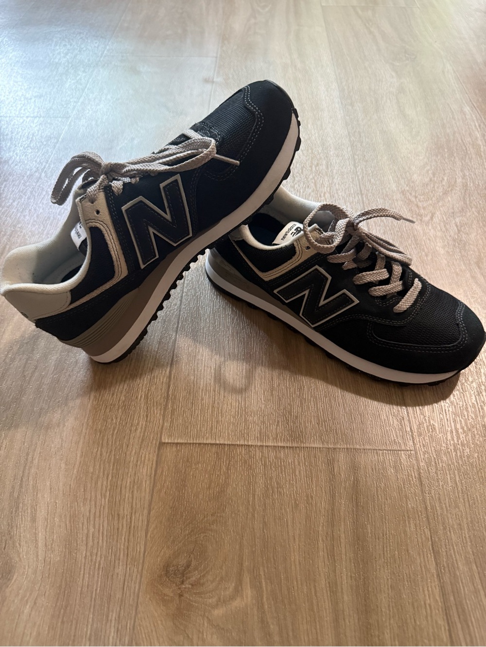New Balance 574 Classic Black Gray Sneakers Women’s 8